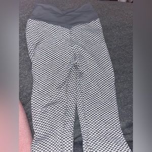 Butt scrunch leggings